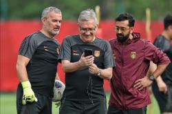 九游体育转会期足总杯传出新动向，埃因霍温完成体检，管理层表态——质疑声仍在，控场能力受关注的简单介绍